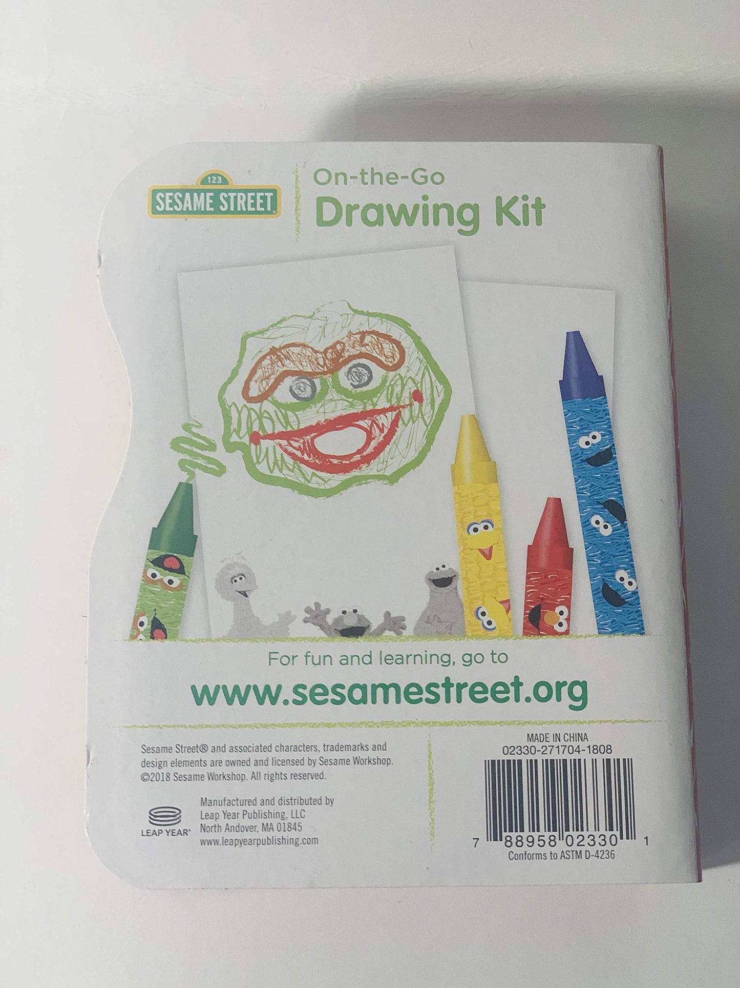 Sesame Street On-The-Go Drawing Kit, Paper Pad and Crayons, Elmo